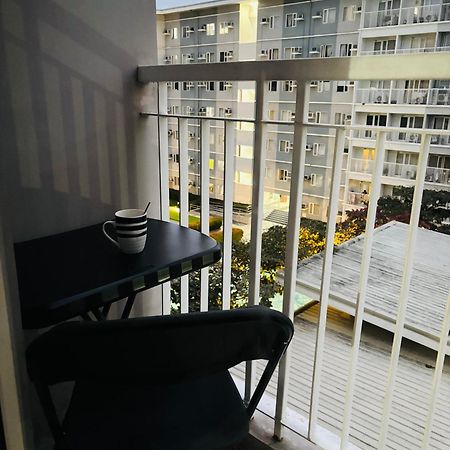 Trees Residences - Tower 11 1Br With Balcony Manila Dış mekan fotoğraf