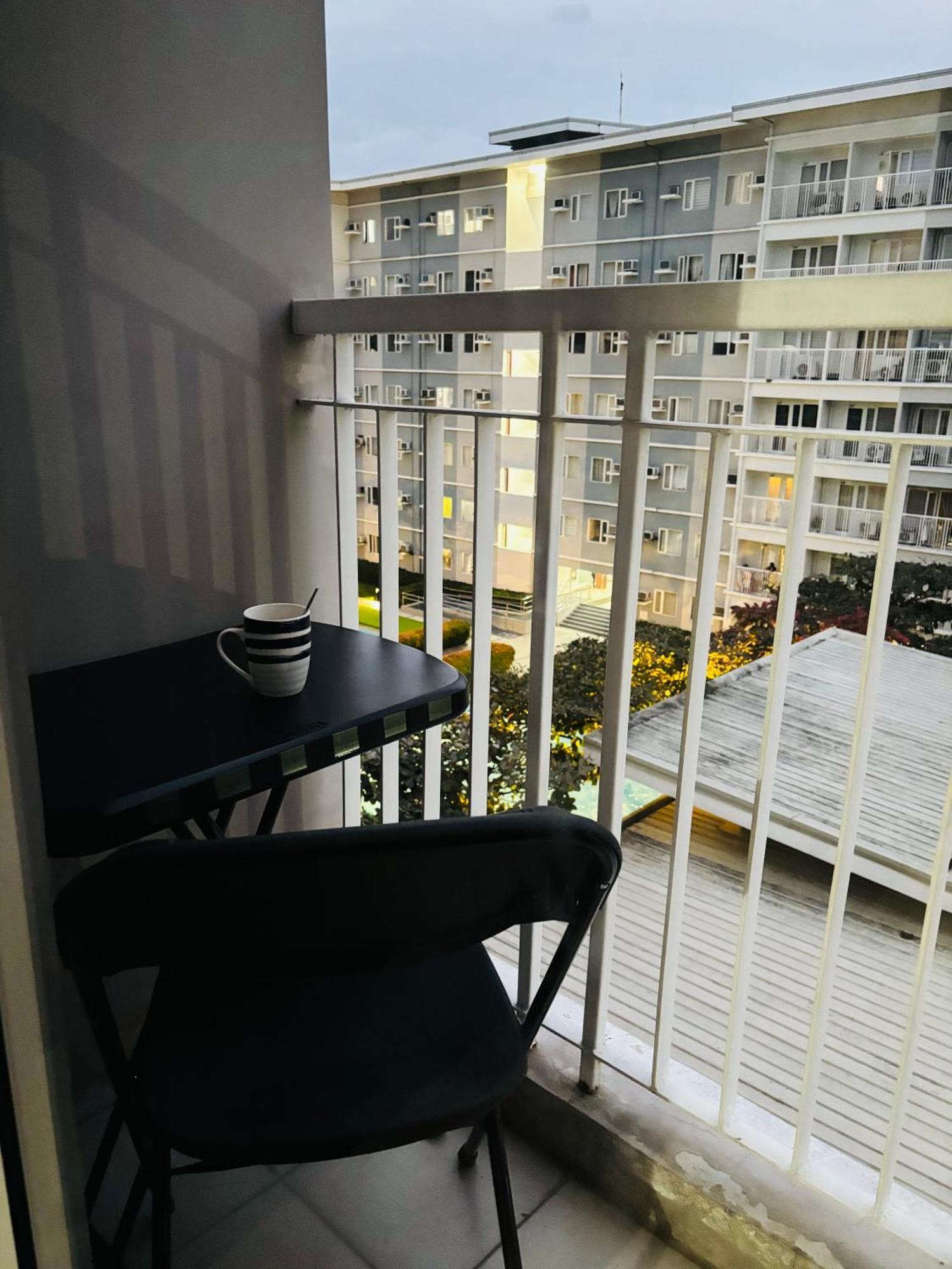Trees Residences - Tower 11 1Br With Balcony Manila Dış mekan fotoğraf